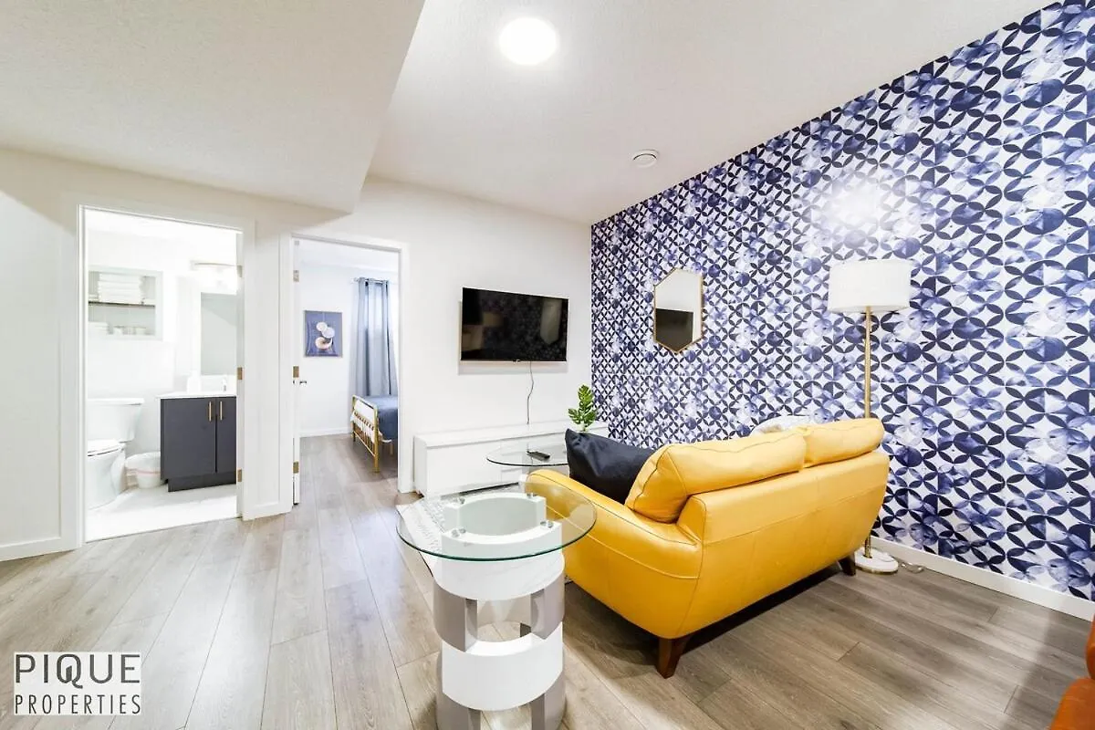 דירות אדמונטון New-Luxury 6Br Retreat-Hot Tub-Kingbed-Ev Charger