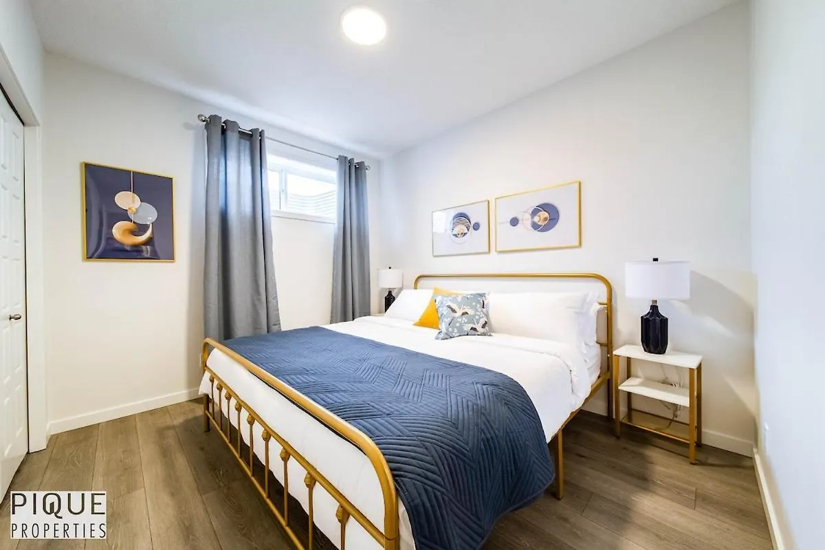 公寓 埃德蒙顿New-Luxury 6Br Retreat-Hot Tub-Kingbed-Ev Charger公寓