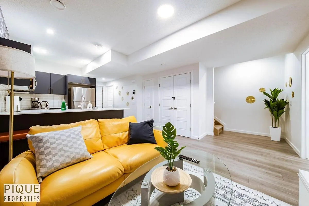 公寓 埃德蒙顿New-Luxury 6Br Retreat-Hot Tub-Kingbed-Ev Charger公寓