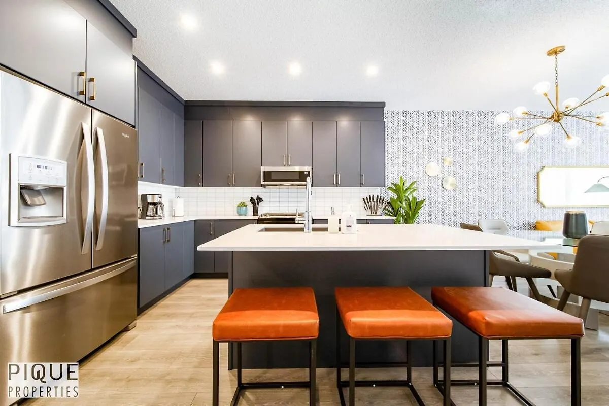 公寓 埃德蒙顿New-Luxury 6Br Retreat-Hot Tub-Kingbed-Ev Charger公寓
